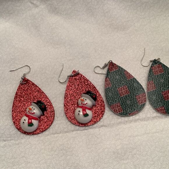 Set of 2 Pair of Leather Christmas Earrings - Picture 2 of 6
